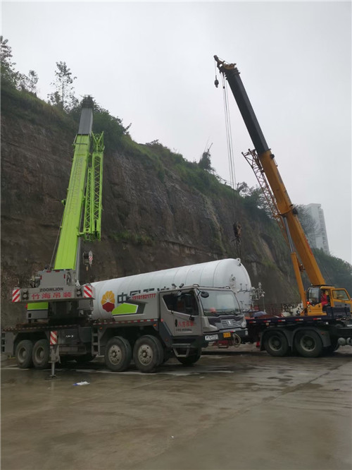 柳城县“不怕风雨冻”—— 吊车的 “恶劣环境适应” 技术